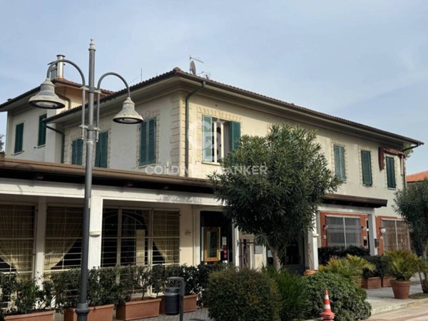 appartamento in vendita a Pietrasanta in zona Marina di Pietrasanta