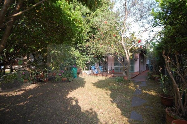 appartamento in vendita a Pietrasanta in zona Fiumetto