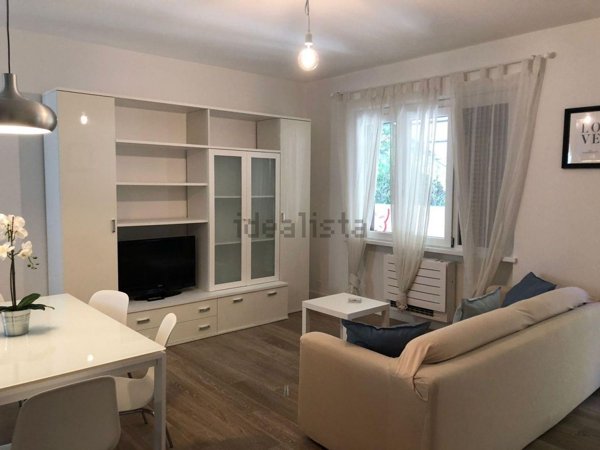 casa indipendente in vendita a Pietrasanta in zona Fiumetto