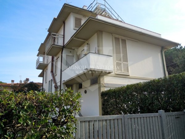 appartamento in vendita a Pietrasanta in zona Marina di Pietrasanta