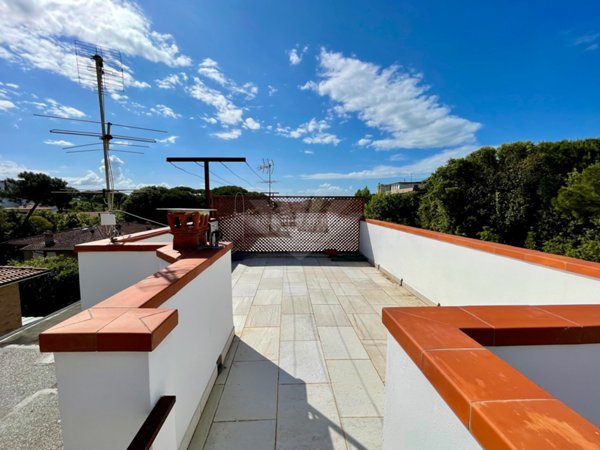 appartamento in vendita a Pietrasanta in zona Marina di Pietrasanta