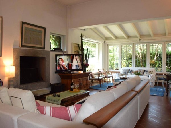 casa indipendente in vendita a Pietrasanta in zona Focette