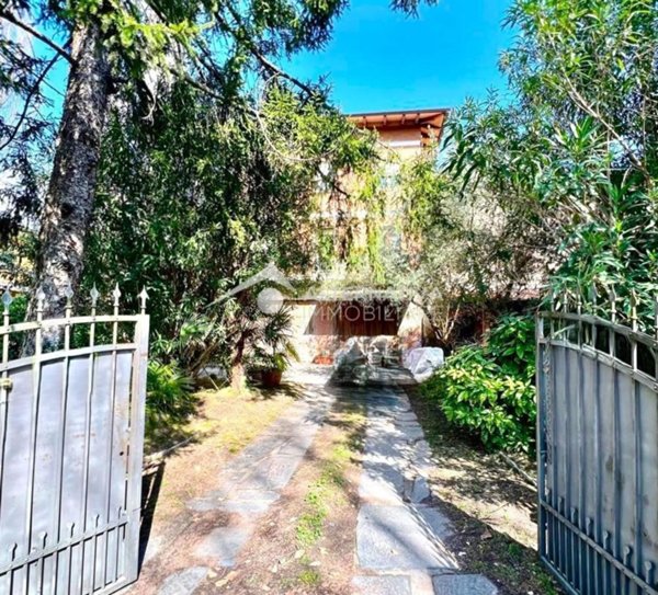 casa indipendente in vendita a Pietrasanta