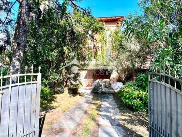 casa indipendente in vendita a Pietrasanta