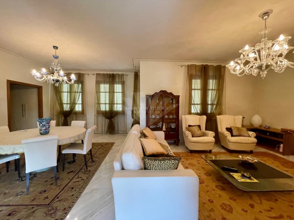 casa indipendente in vendita a Pietrasanta