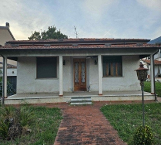 casa indipendente in vendita a Pietrasanta