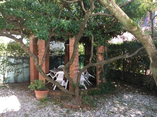 casa indipendente in vendita a Pietrasanta in zona Tonfano