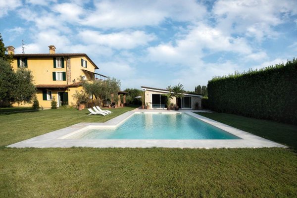 casa indipendente in vendita a Pietrasanta in zona Marina di Pietrasanta