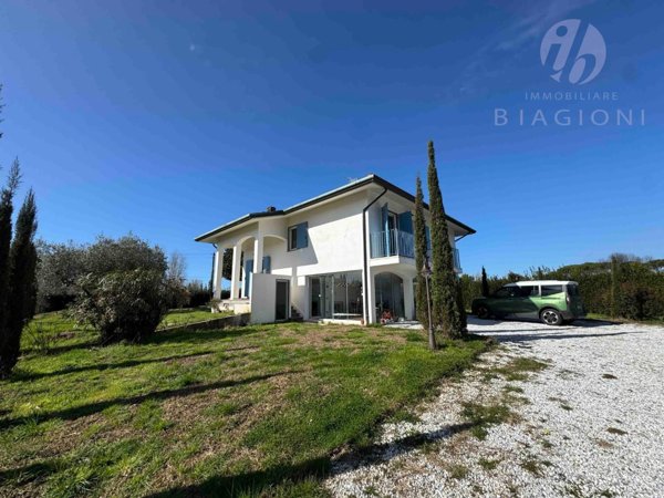 casa indipendente in vendita a Pietrasanta