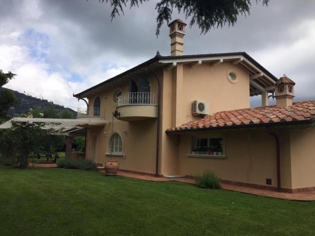 casa indipendente in vendita a Pietrasanta