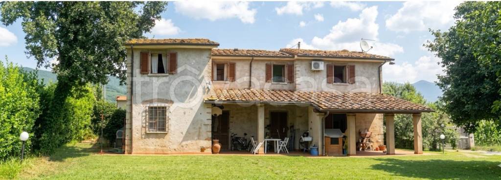 casa indipendente in vendita a Pietrasanta