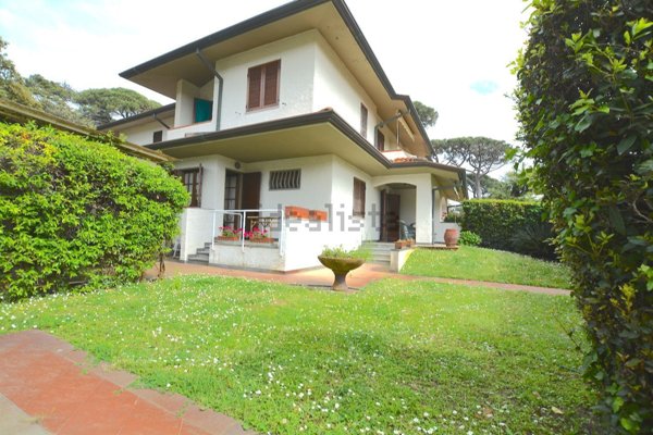 casa indipendente in vendita a Pietrasanta in zona Motrone