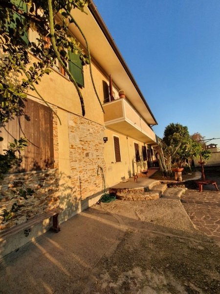 casa indipendente in vendita a Pietrasanta