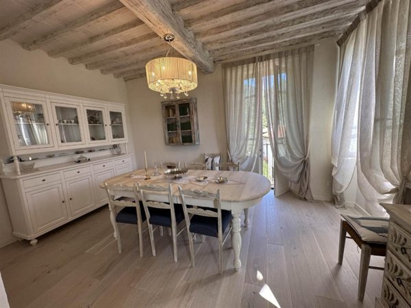 casa indipendente in vendita a Pietrasanta in zona Solaio