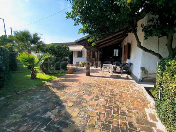 casa indipendente in vendita a Pietrasanta