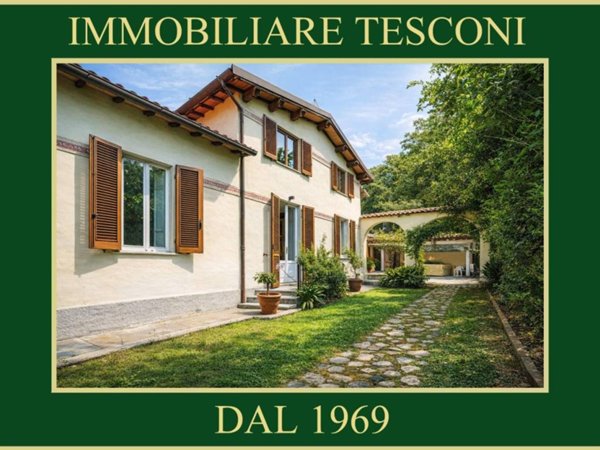 casa indipendente in vendita a Pietrasanta in zona Vignone