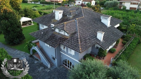 casa indipendente in vendita a Pietrasanta