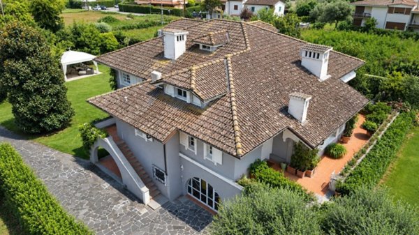 casa indipendente in vendita a Pietrasanta