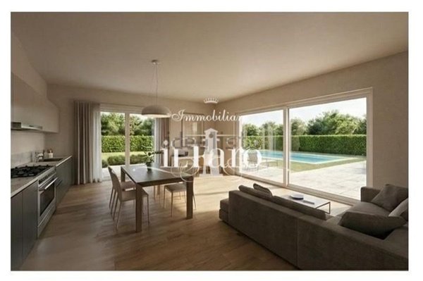 pentavano in vendita a Pietrasanta in zona Tonfano