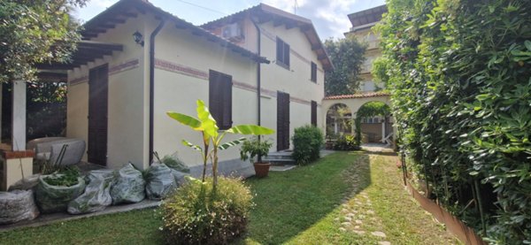 casa indipendente in vendita a Pietrasanta