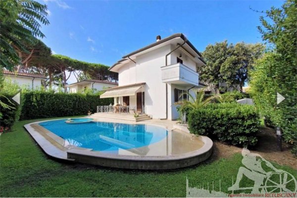 casa indipendente in vendita a Pietrasanta in zona Marina di Pietrasanta