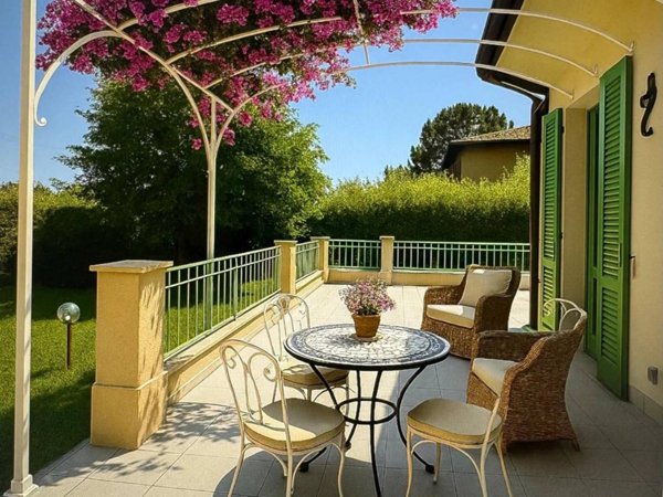 casa indipendente in vendita a Pietrasanta in zona Marina di Pietrasanta