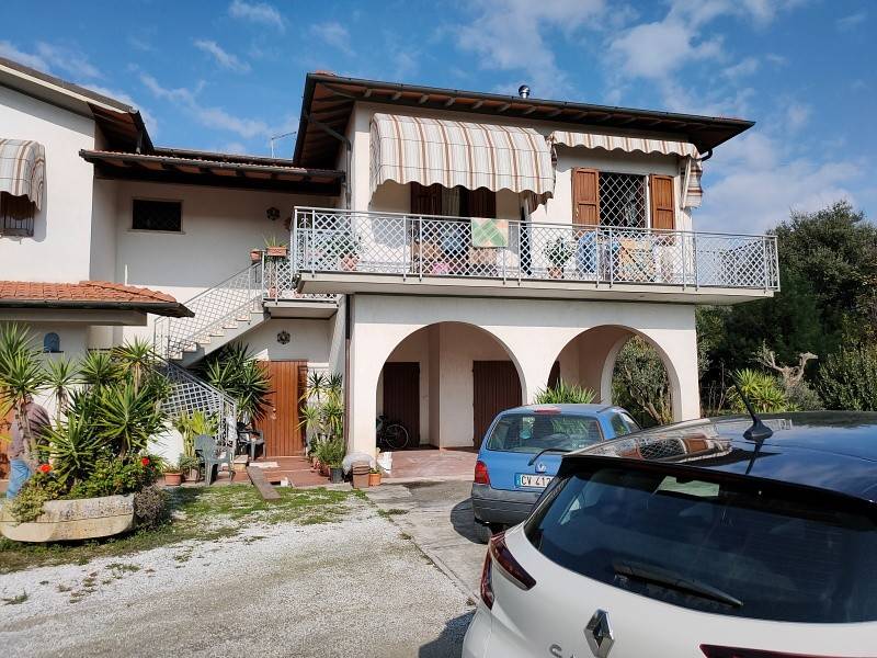 casa indipendente in vendita a Pietrasanta in zona Focette