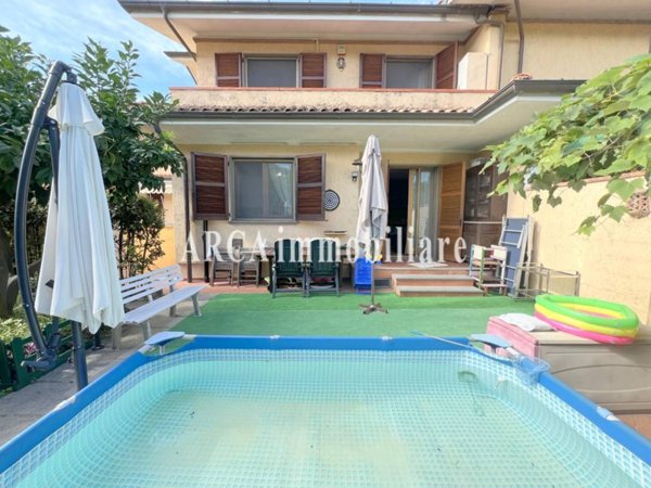 casa indipendente in vendita a Pietrasanta