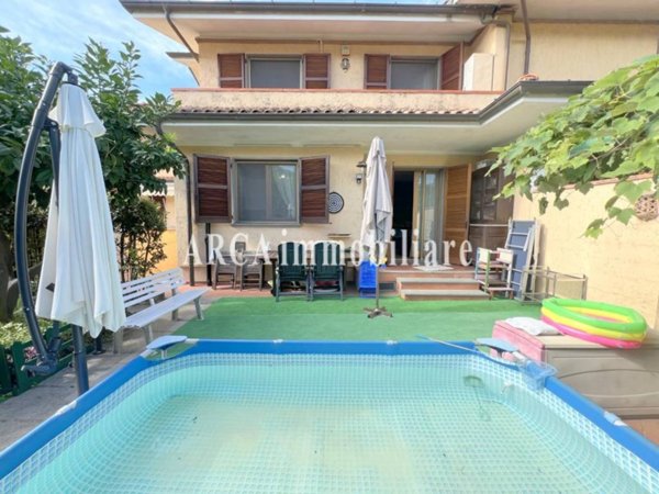 casa indipendente in vendita a Pietrasanta