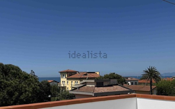 appartamento in vendita a Pietrasanta in zona Tonfano