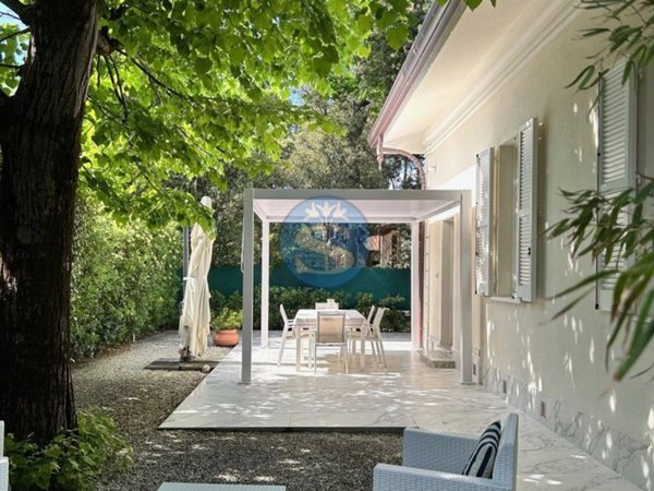 casa indipendente in vendita a Pietrasanta