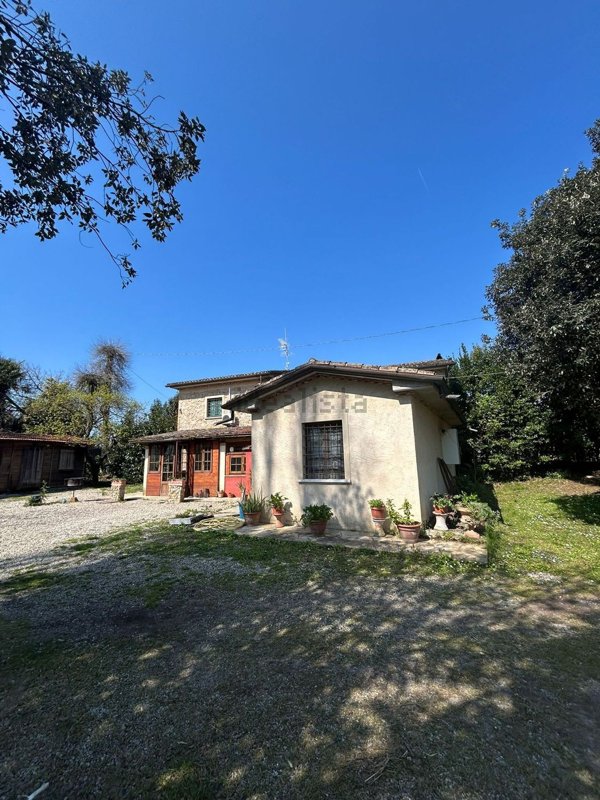 casa indipendente in vendita a Pietrasanta