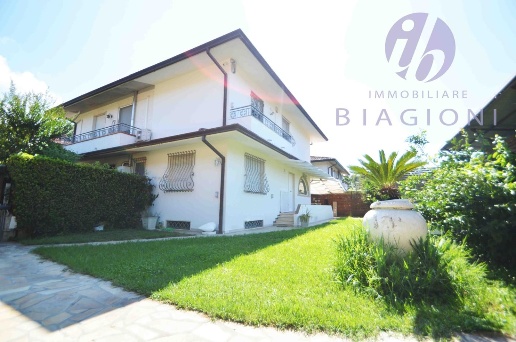 casa indipendente in vendita a Pietrasanta