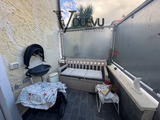 casa indipendente in vendita a Pietrasanta in zona Crociale