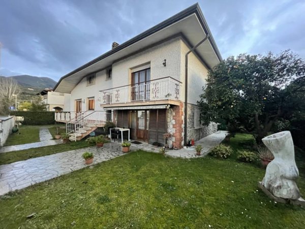 casa indipendente in vendita a Pietrasanta