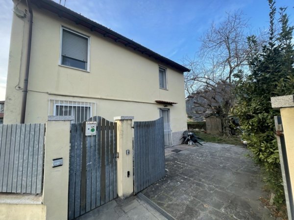 casa indipendente in vendita a Pietrasanta in zona Marina di Pietrasanta