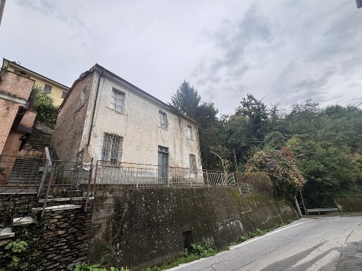 casa indipendente in vendita a Pietrasanta in zona Strettoia