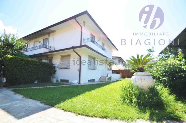 casa indipendente in vendita a Pietrasanta