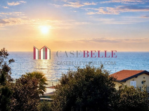 appartamento in vendita a Pietrasanta in zona Tonfano