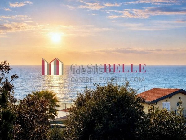 appartamento in vendita a Pietrasanta in zona Motrone