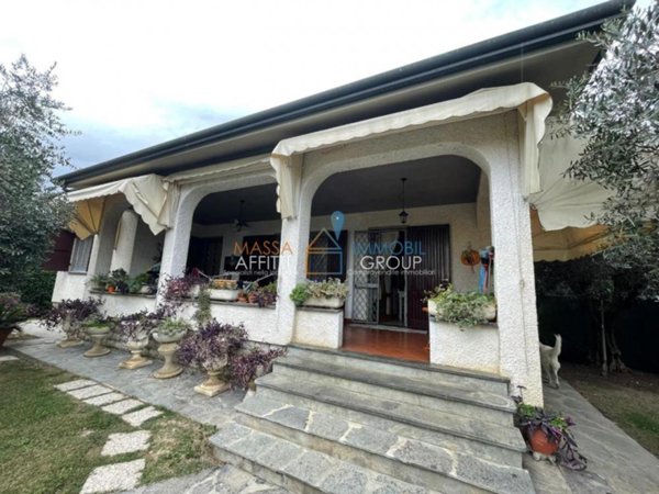 casa indipendente in vendita a Pietrasanta
