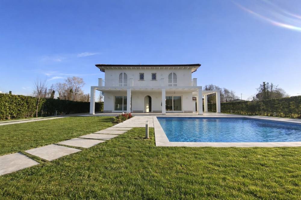 casa indipendente in vendita a Pietrasanta in zona Vignone