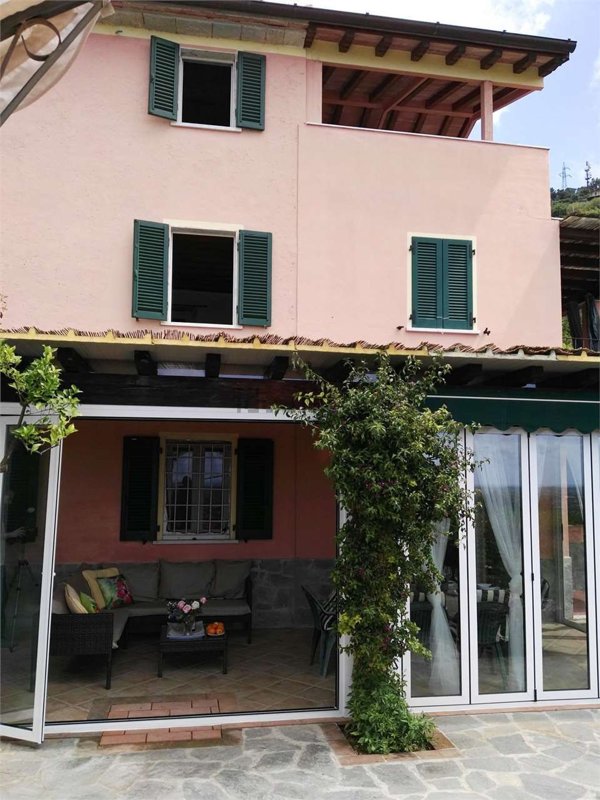 casa indipendente in vendita a Pietrasanta