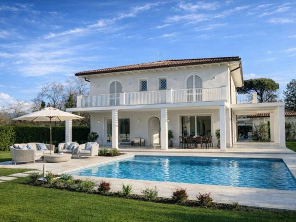 casa indipendente in vendita a Pietrasanta in zona Marina di Pietrasanta