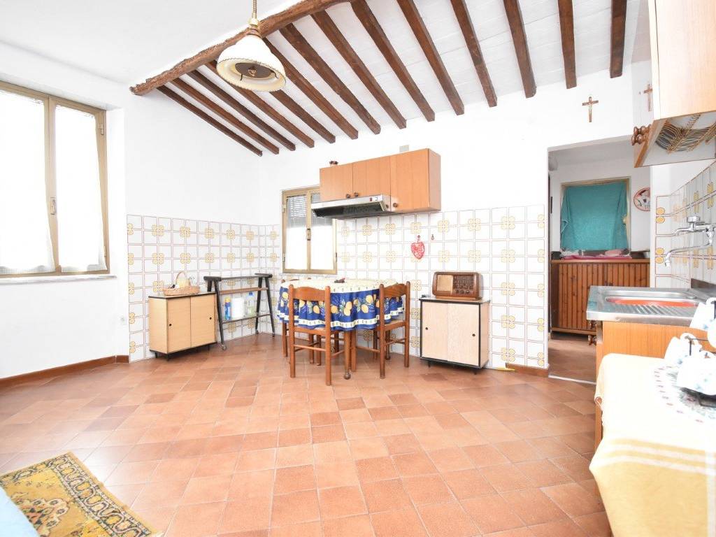 appartamento in vendita a Pietrasanta in zona Vallecchia