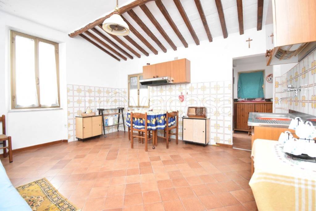 appartamento in vendita a Pietrasanta in zona Vallecchia