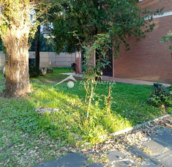 locale commerciale in vendita a Pietrasanta