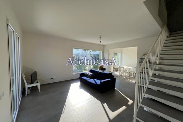 casa indipendente in vendita a Pietrasanta in zona Tonfano