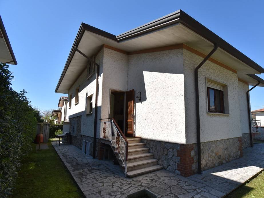 casa indipendente in vendita a Pietrasanta