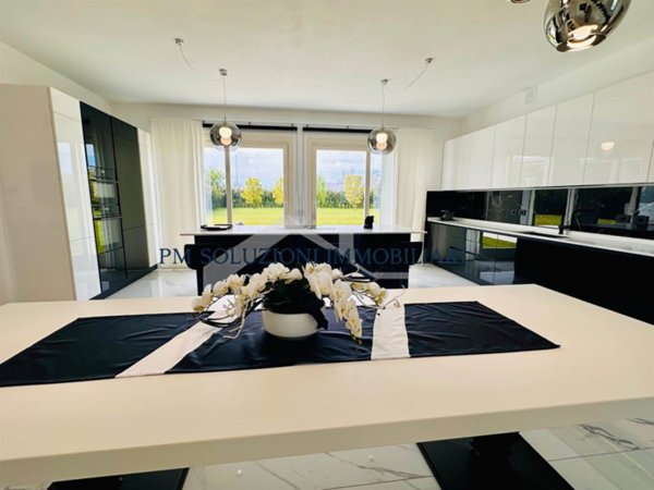 casa indipendente in vendita a Pietrasanta